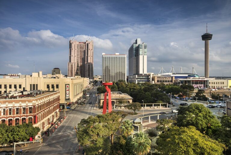 Plan ahead for downtown traffic this weekend with 2 Luke Combs shows at Alamodome, other events