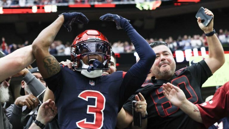 Recovered from injury and gunshot, Texans WR Tank Dell at OTAs