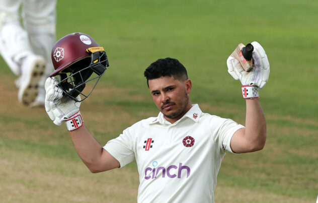 Ricardo Vasconcelos single-handedly resists Yorkshire with valiant 129*