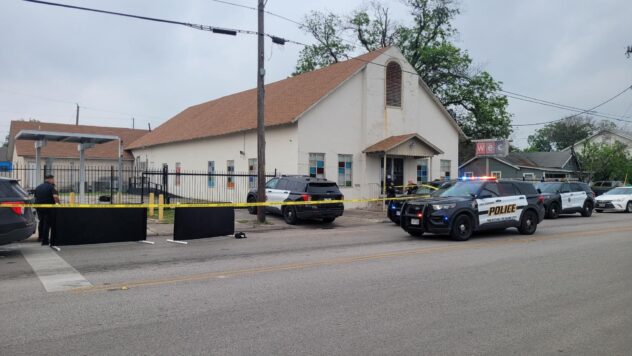 San Antonio police looking for bold criminal who killed man at busy intersection