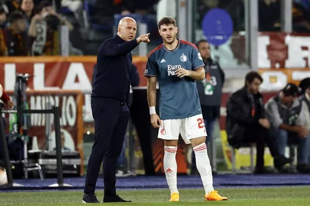 Santiago Gimenez snubbed Arne Slot offer and was lauded by Liverpool icon amid transfer 'interest'