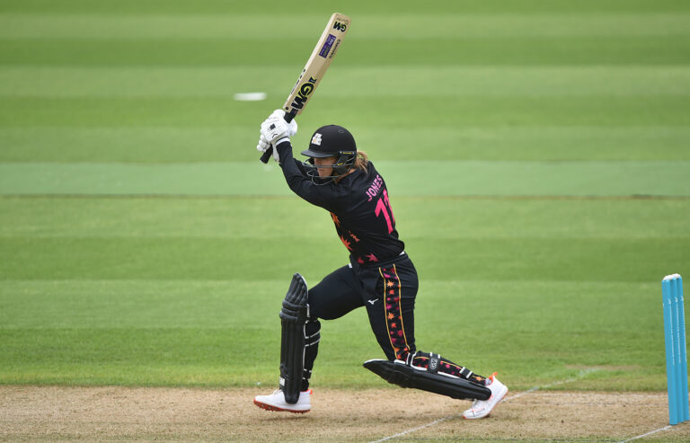 Sparks fly in the damp to maintain unbeaten run against winless Diamonds