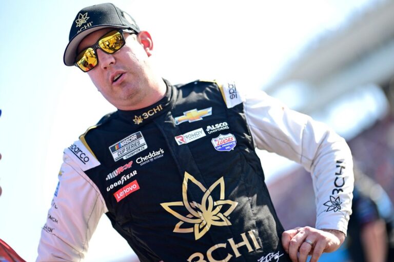 Stenhouse punches Busch in post-race fight at NASCAR All-Star Race