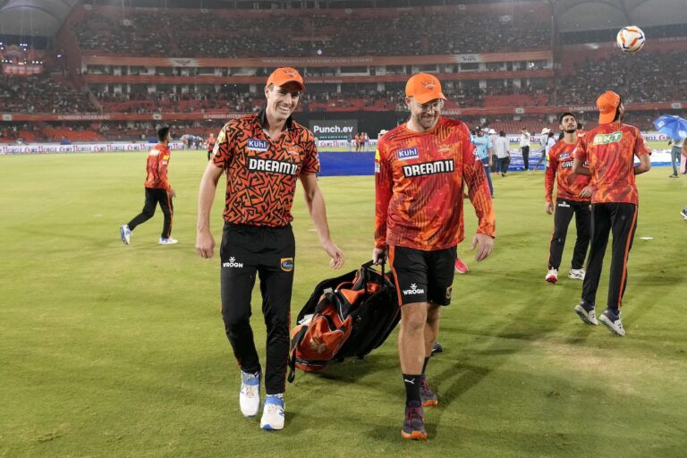 Sunrisers qualify for playoffs after washout against Titans