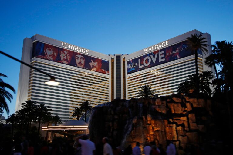 The Mirage casino, which ushered in an era of Las Vegas Strip megaresorts in the '90s, is closing