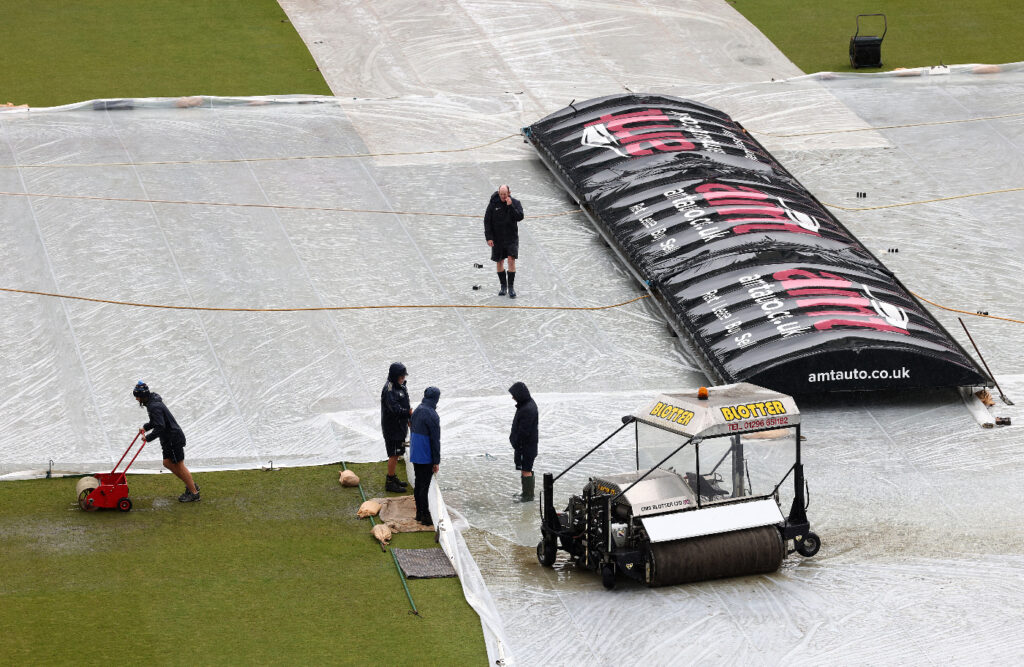 Washout at Headingley denies England, Pakistan valuable World Cup prep