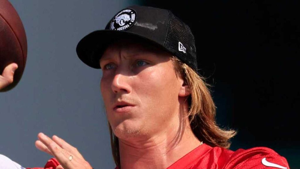 Analyst offers surprising Trevor Lawrence prediction