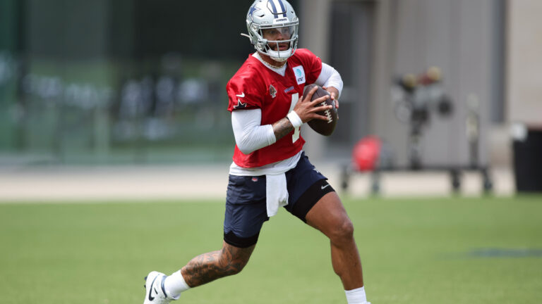 Dak Prescott: Pay the man! What's the hold-up!
