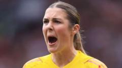 England's Earps set to leave Man Utd and join PSG