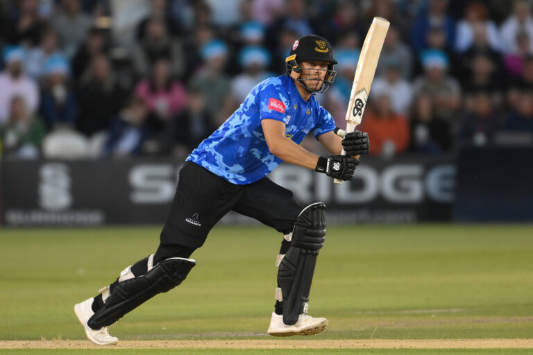 Harrison Ward does it again as Sussex make it five wins from seven