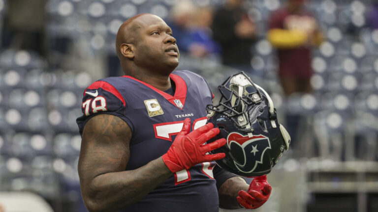 Houston Texans left tackle Laremy Tunsil holds second annual youth football camp