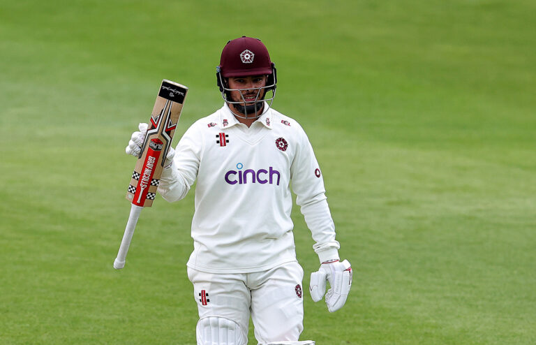 Mason Crane turns it Glamorgan's way after Ricardo Vasconcelos makes 99