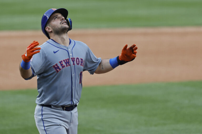 New Mets catcher Luis Torrens makes strong impression with more than his two home runs
