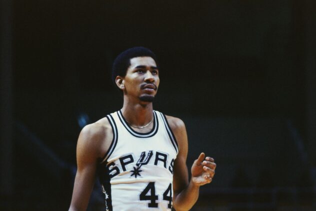 Open Thread: Spurs release Iceman inspired wardrobe