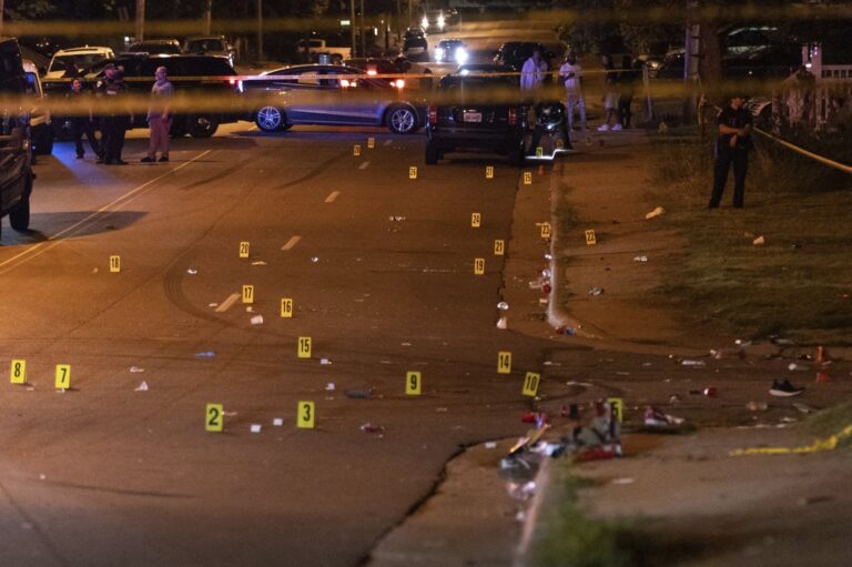 Police: Overnight shooting in Ohio street kills 1 and wounds 24