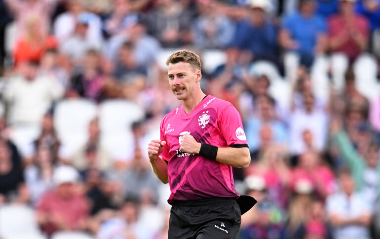 Riley Meredith blasts away Middlesex for record low of 79