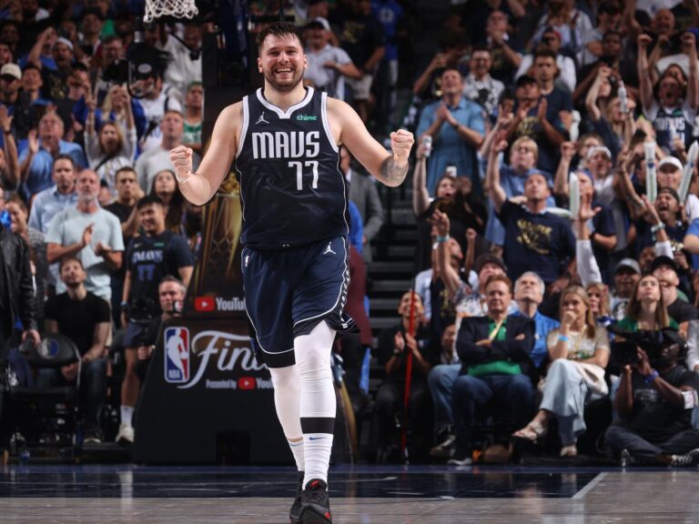 The Hurley Family Press Tour, Klay’s Unfollowing Spree, and Kerr Kriisa’s Callout