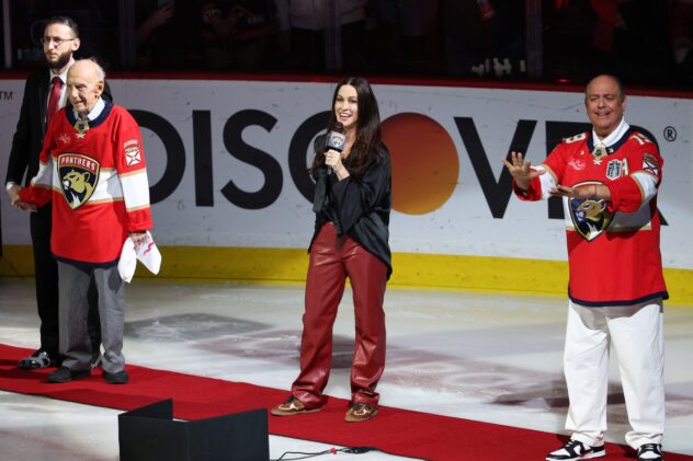 Watch Alanis Morissette Sing the National Anthems at Stanley Cup Final Game 7
