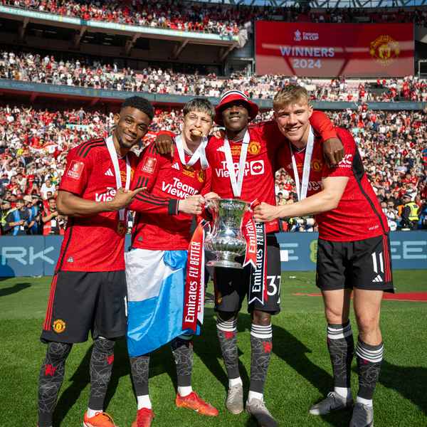 Who are the Reds really mates with?