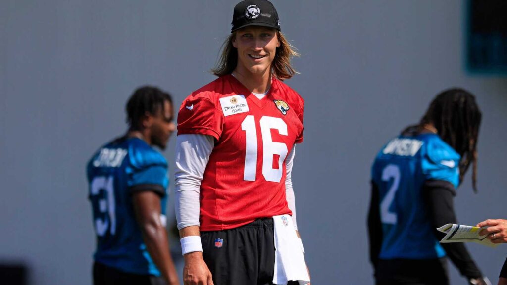 AFC Notes: Trevor Lawrence, Stefon Diggs, Jaguars, Texans, Titans