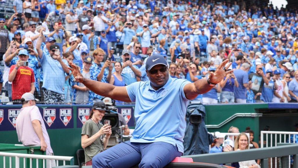 Bigger 'What If' In Raiders History: 2016 Team Or Bo Jackson?