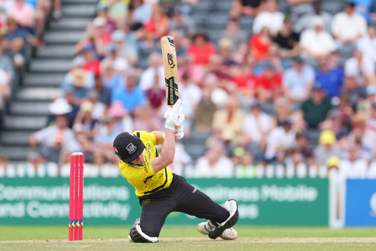 Cameron Bancroft downs Middlesex to keep Gloucestershire in contention