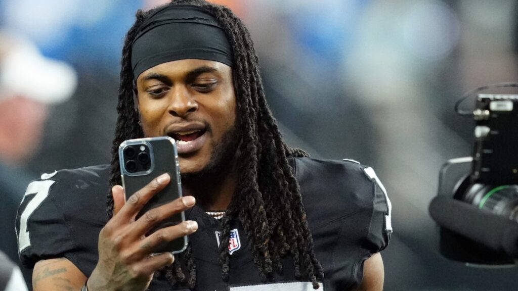 Davante Adams agents shoot down ‘baseless’ trade rumors surrounding Raiders WR