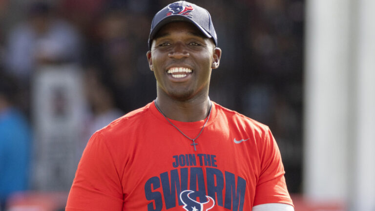 DeMeco Ryans has a message for players competing in training camp to make the Texans' roster