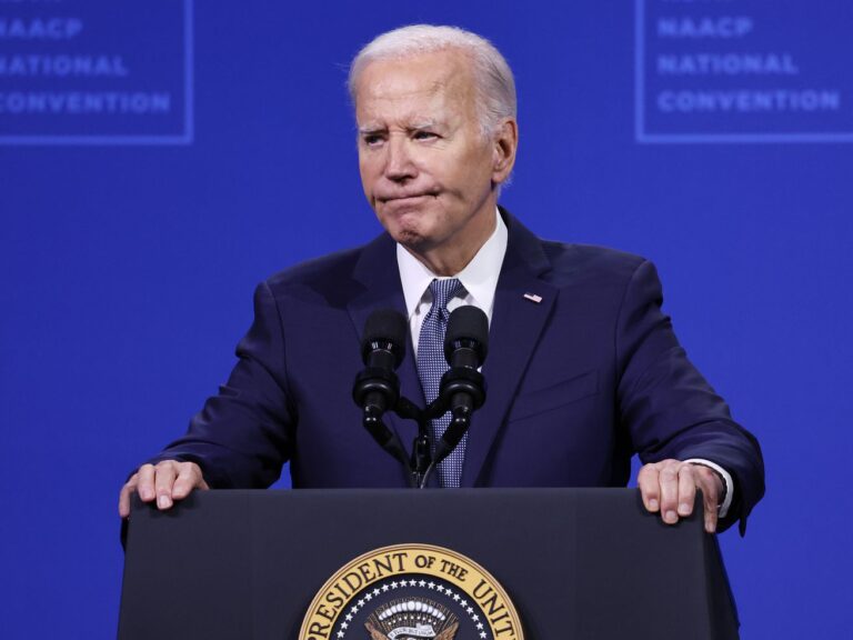 Democrats Go to War With Biden, With Axios’s Alex Thompson