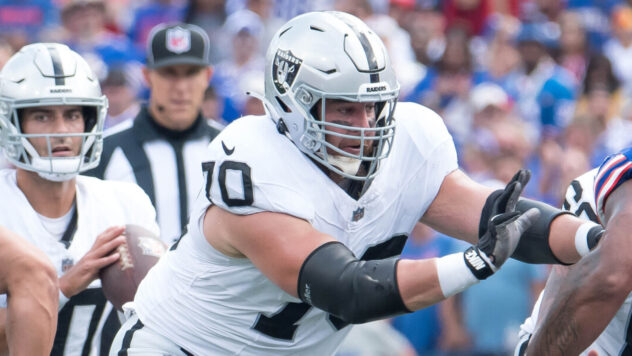 Giants sign veteran offensive lineman