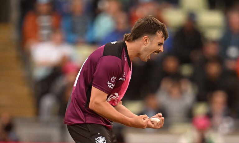 Green leaves Somerset eyeing home quarter after leapfrogging Sussex