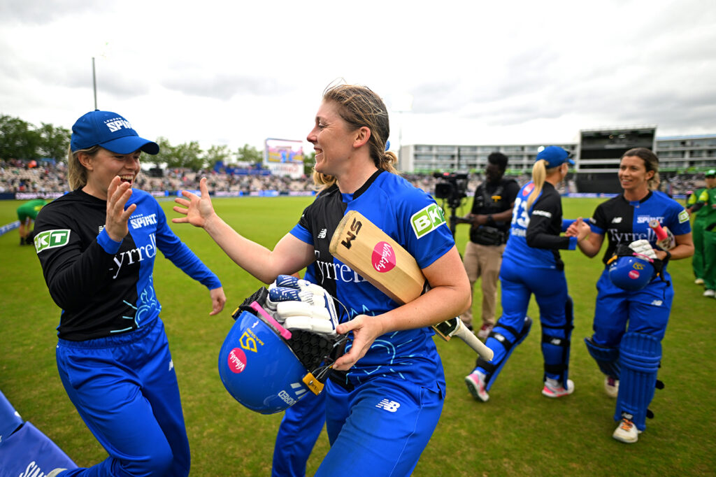 Heather Knight stars as London shows Spirit to shock Brave