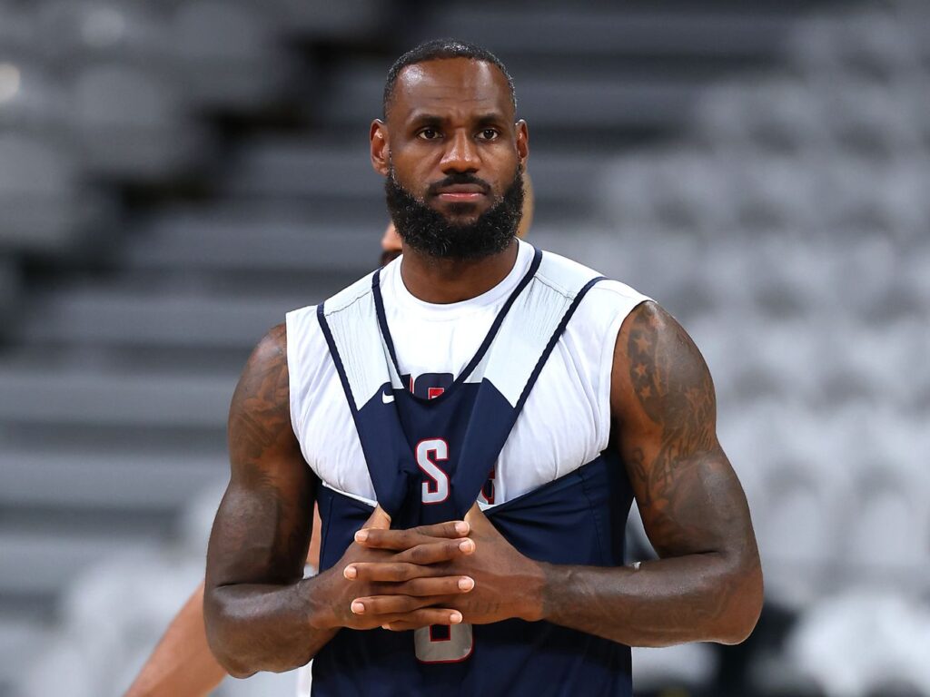 How QBs Affect Point Spreads With Ben Fawkes. Plus, Olympic Basketball Preview.