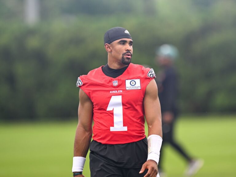 Jalen Hurts Impresses and Other Eagles Training Camp Takeaways With EJ Smith!