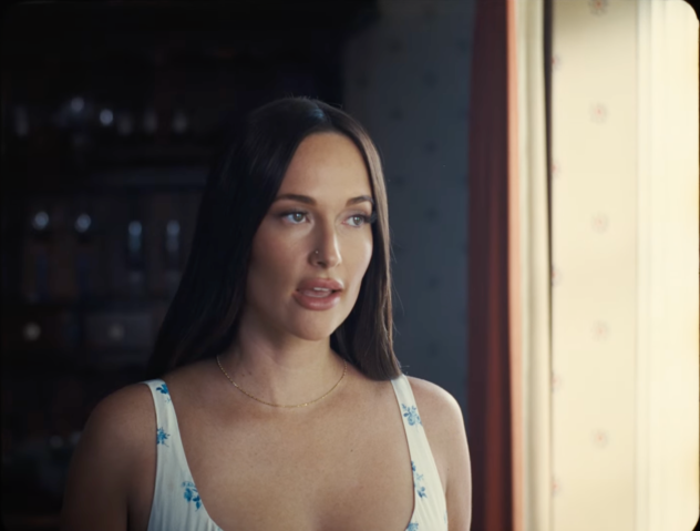 Kacey Musgraves Shares New Video for “Cardinal”: Watch