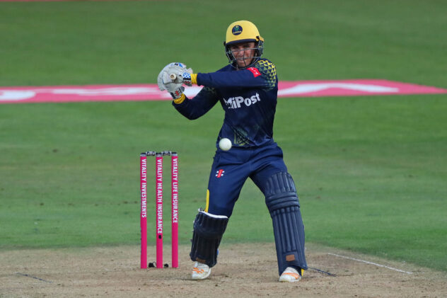 Kiran Carlson, Marnus Labuschagne combine to crush Somerset