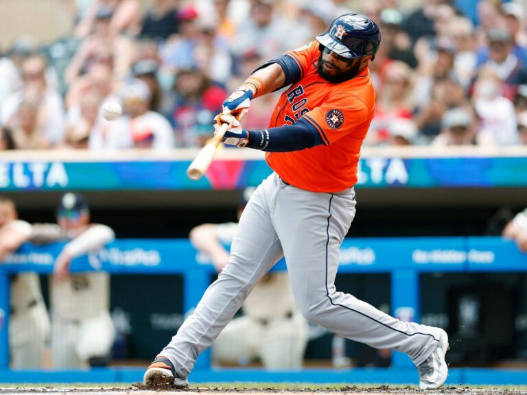 Latest MLB Picks, Way-Too-Early Super Bowl Picks, and CFP Preview