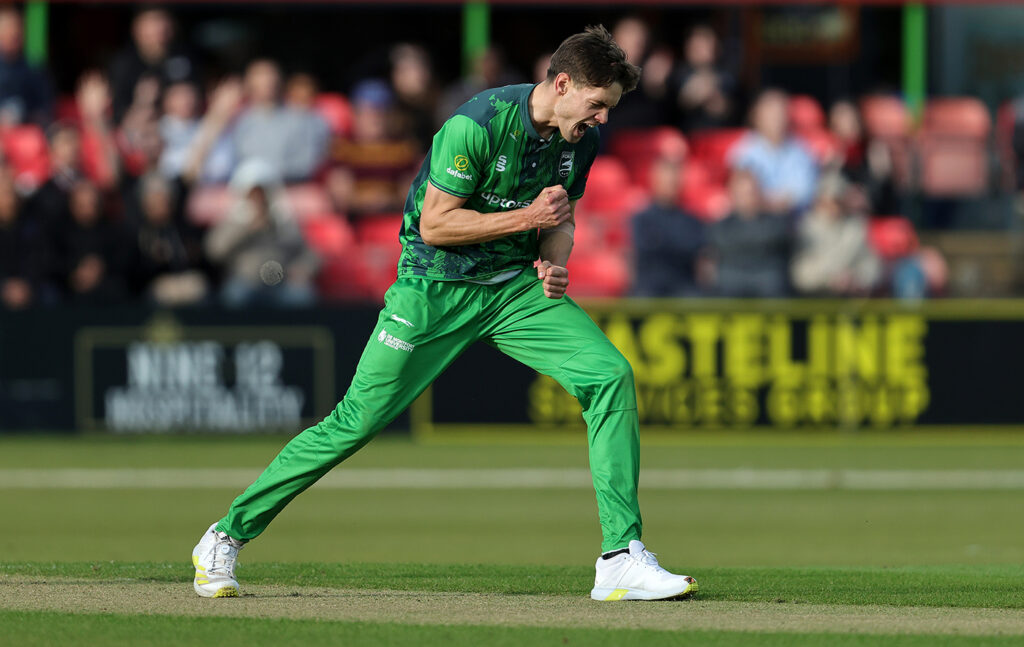 Lewis Goldsworthy revives Leicestershire to keep Notts floored