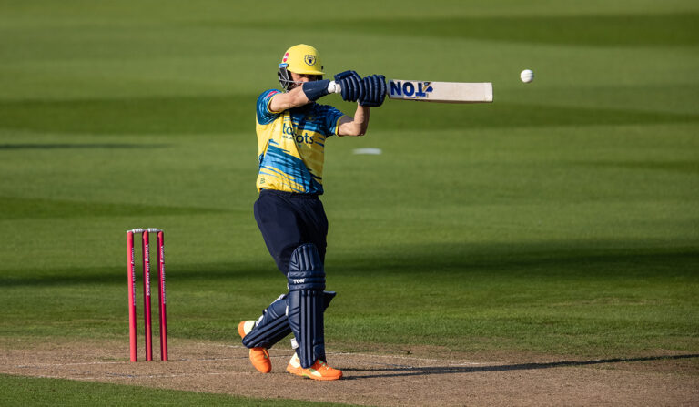 Moeen Ali century helps Bears win big against Foxes
