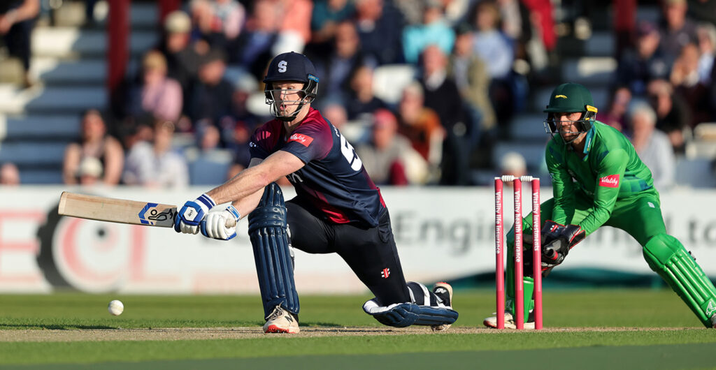 Neesham guides chase to keep Foxes in hunt for knockouts