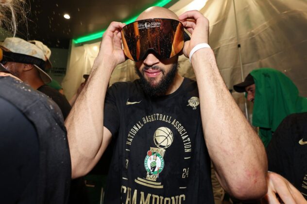 Open Thread: Spurs fan favorite Derrick White’s big payday