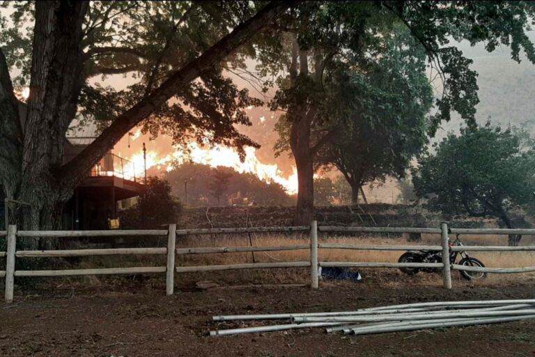 Oregon fire is the largest burning in the US. Thunderstorms and high winds are exacerbating it