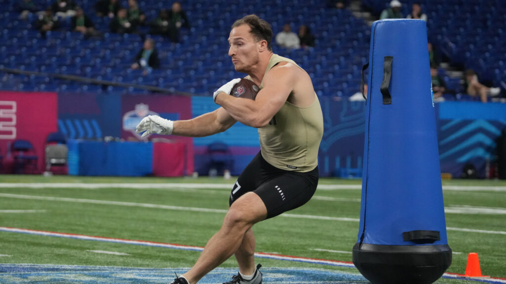 Raiders' new veteran reveals one day three rookie that has a great chance at making the roster