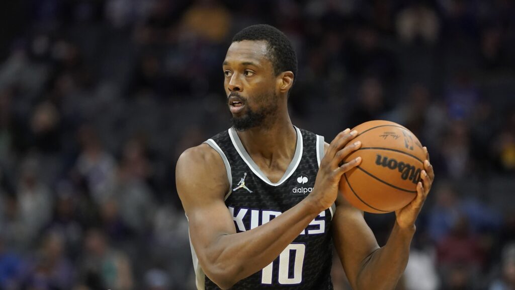 San Antonio Spurs acquire former NBA champion Harrison Barnes in 3-team deal, reports say