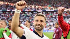 Shaw 'fit and ready' to play 90 minutes for England