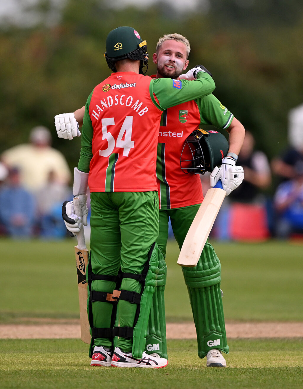 Sol Budinger century leads Leicestershire to victory at Essex
