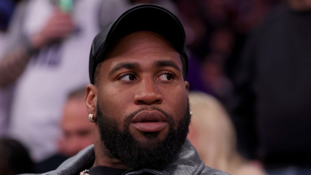 Sources: Jets' Reddick skipping camp over deal