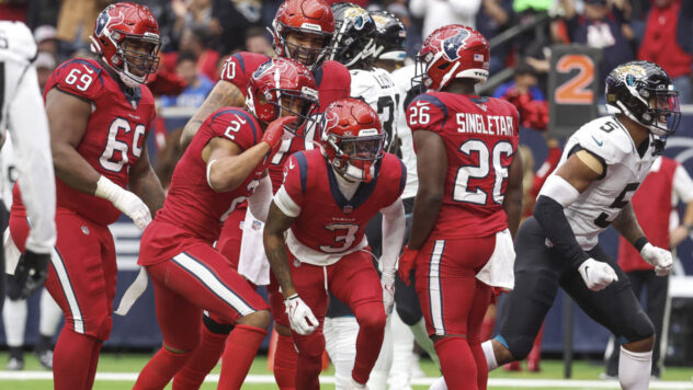 Texans' young studs are proving they want to be great by staying late after practice during training camp