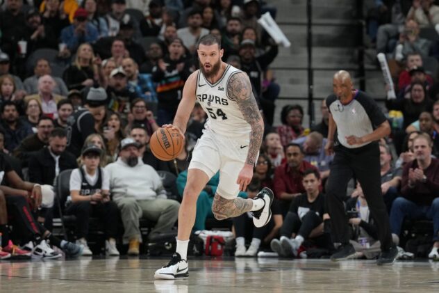 The Spurs were smart to choose continuity to round out their roster