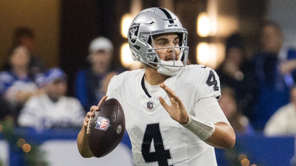 This Raiders quarterback appears to have early lead in starting competition